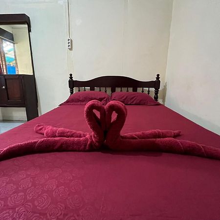 El Homestay Bunaken Exterior photo