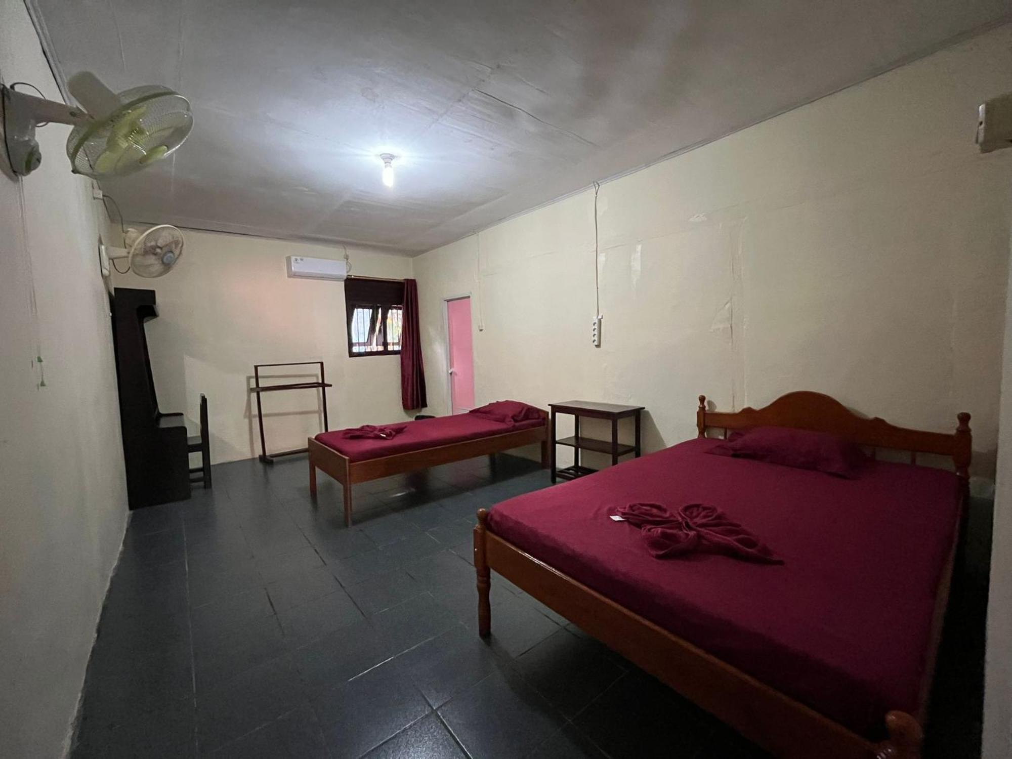 El Homestay Bunaken Exterior photo